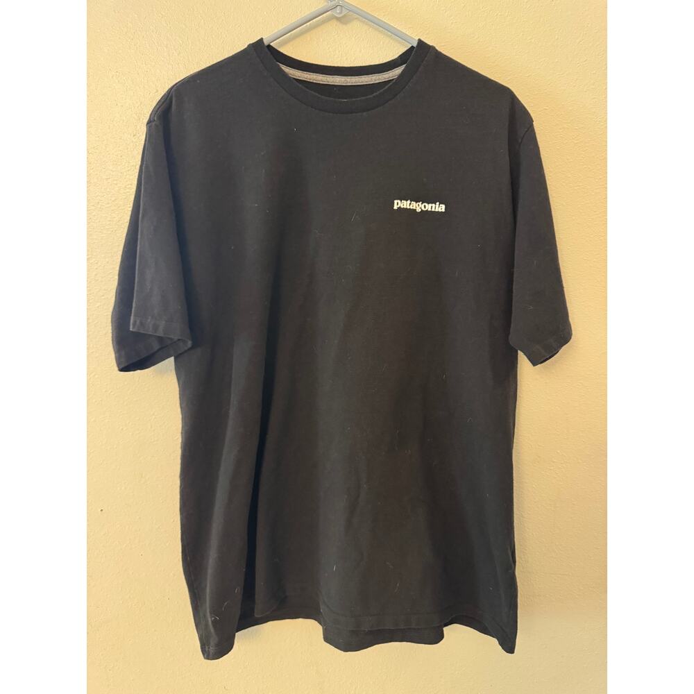 Black Patagonia men's large logo t-shirt